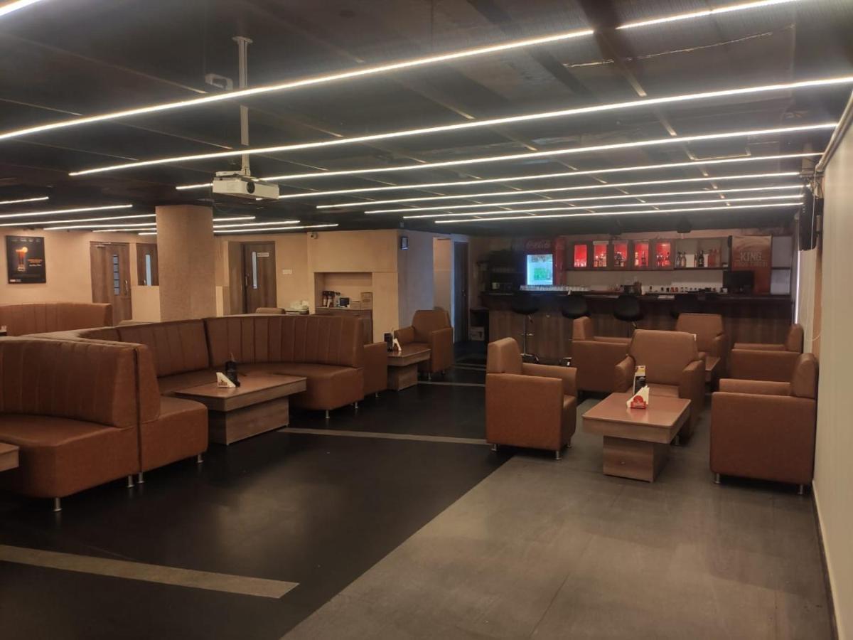 Zip By Spree Hotels Surabi International Веллуру Экстерьер фото