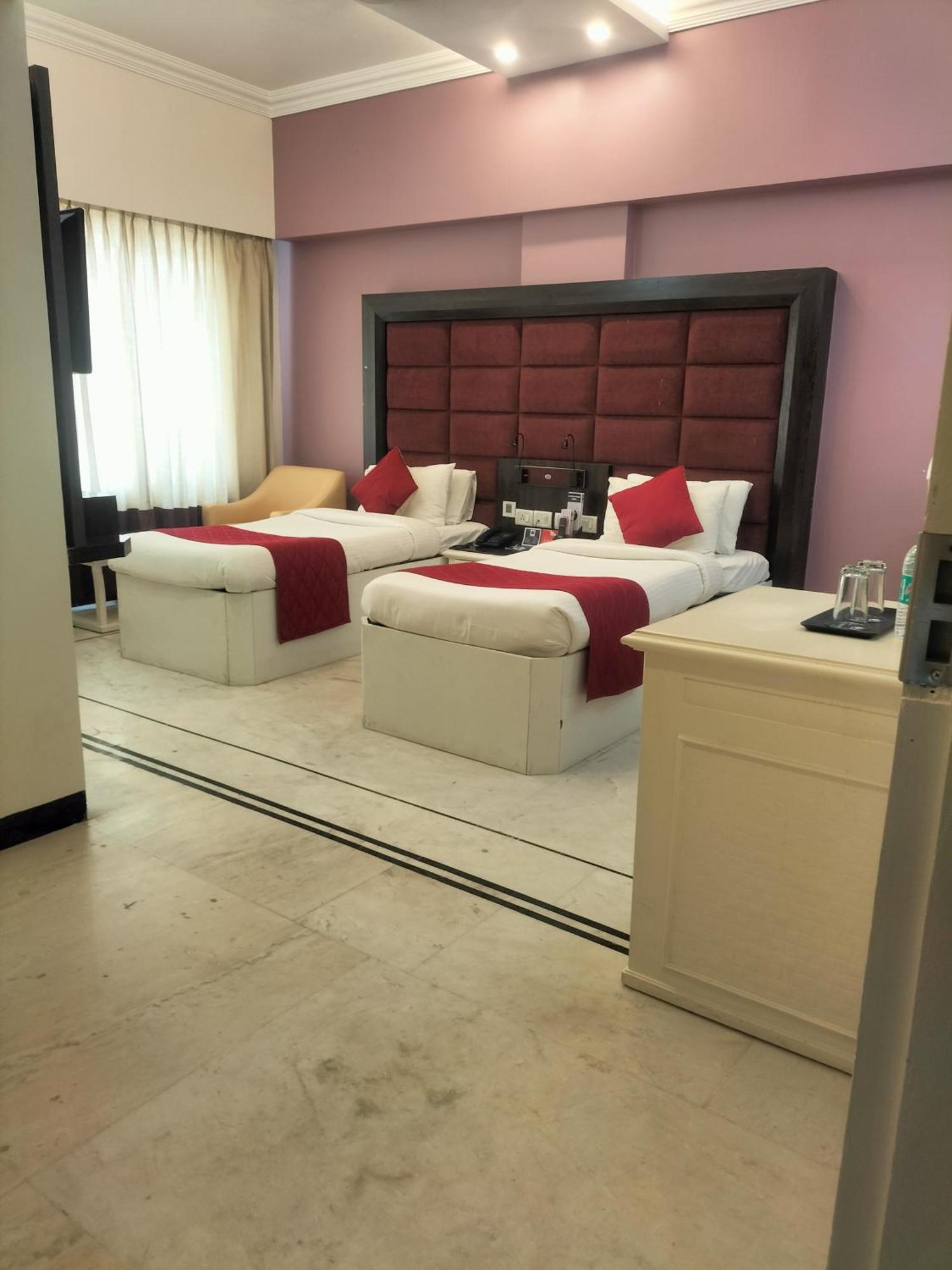 Zip By Spree Hotels Surabi International Веллуру Экстерьер фото