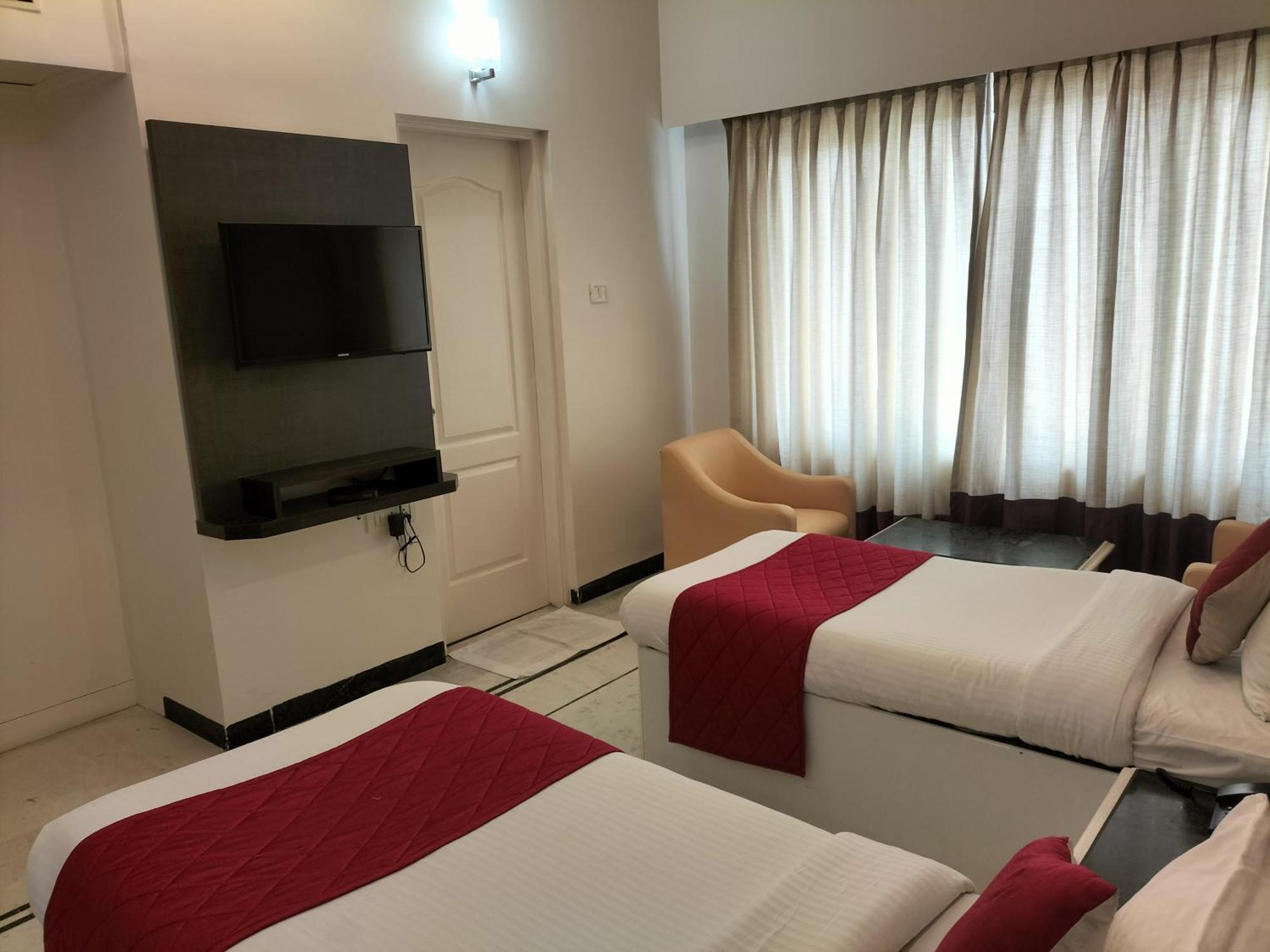 Zip By Spree Hotels Surabi International Веллуру Экстерьер фото