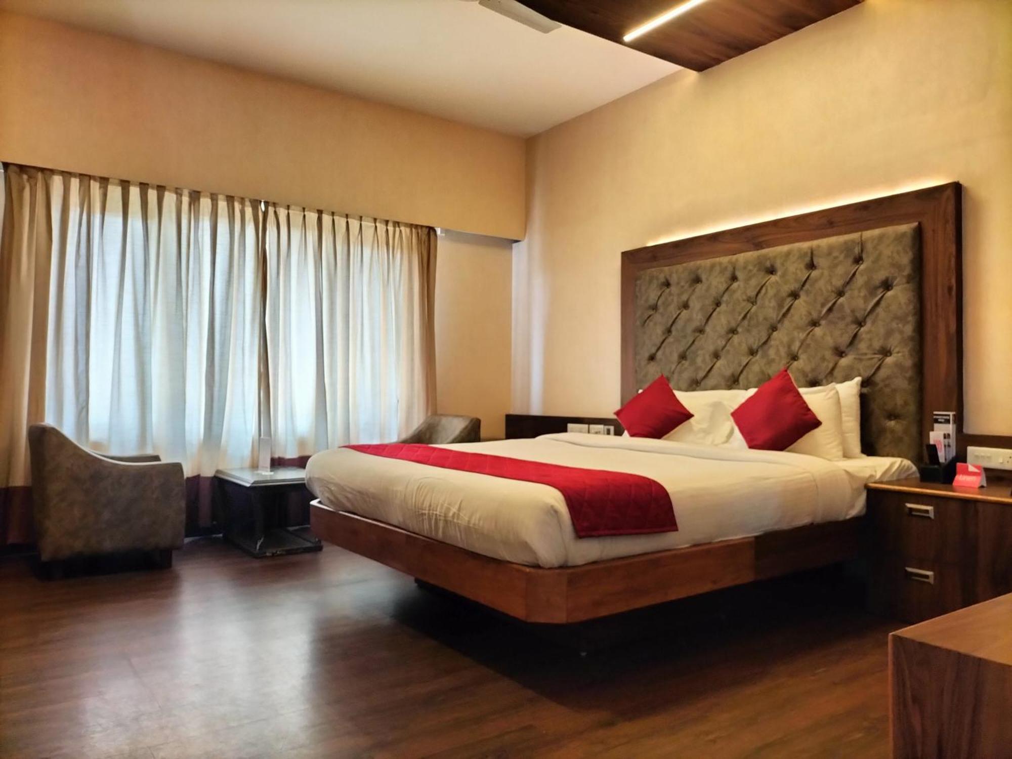 Zip By Spree Hotels Surabi International Веллуру Экстерьер фото