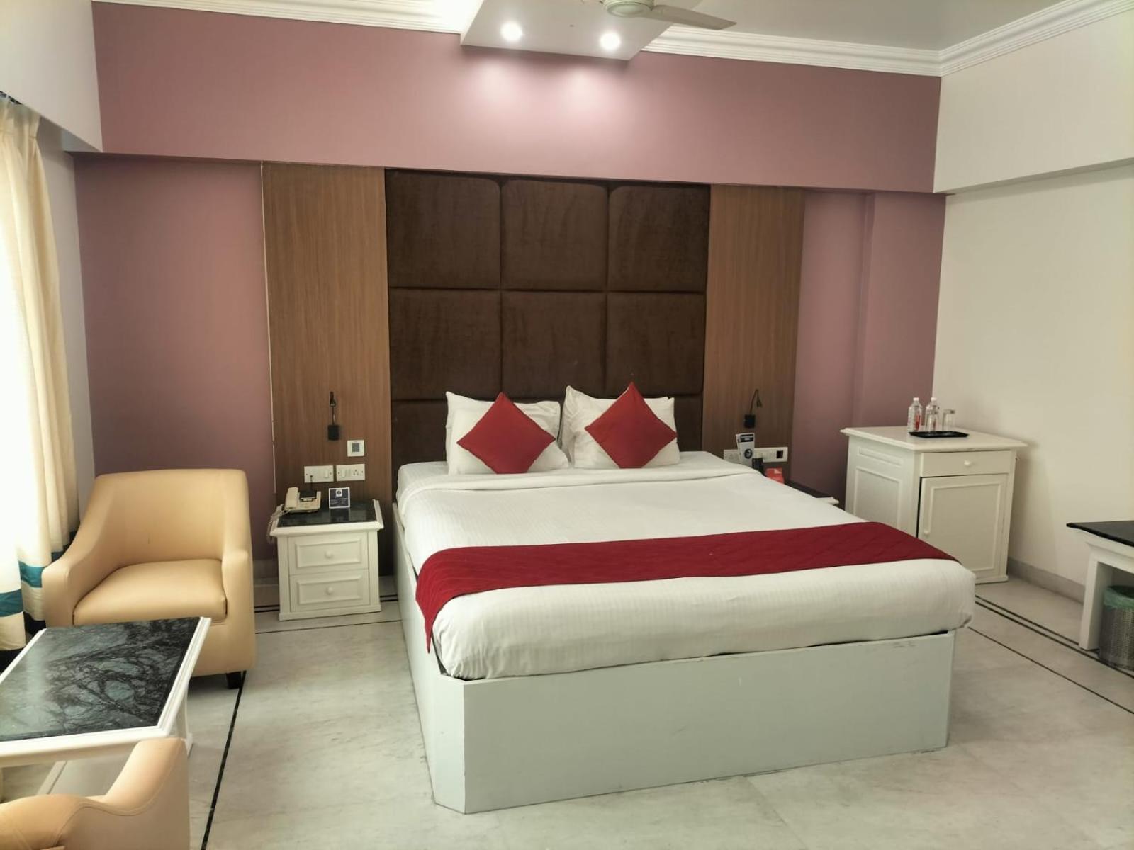 Zip By Spree Hotels Surabi International Веллуру Экстерьер фото
