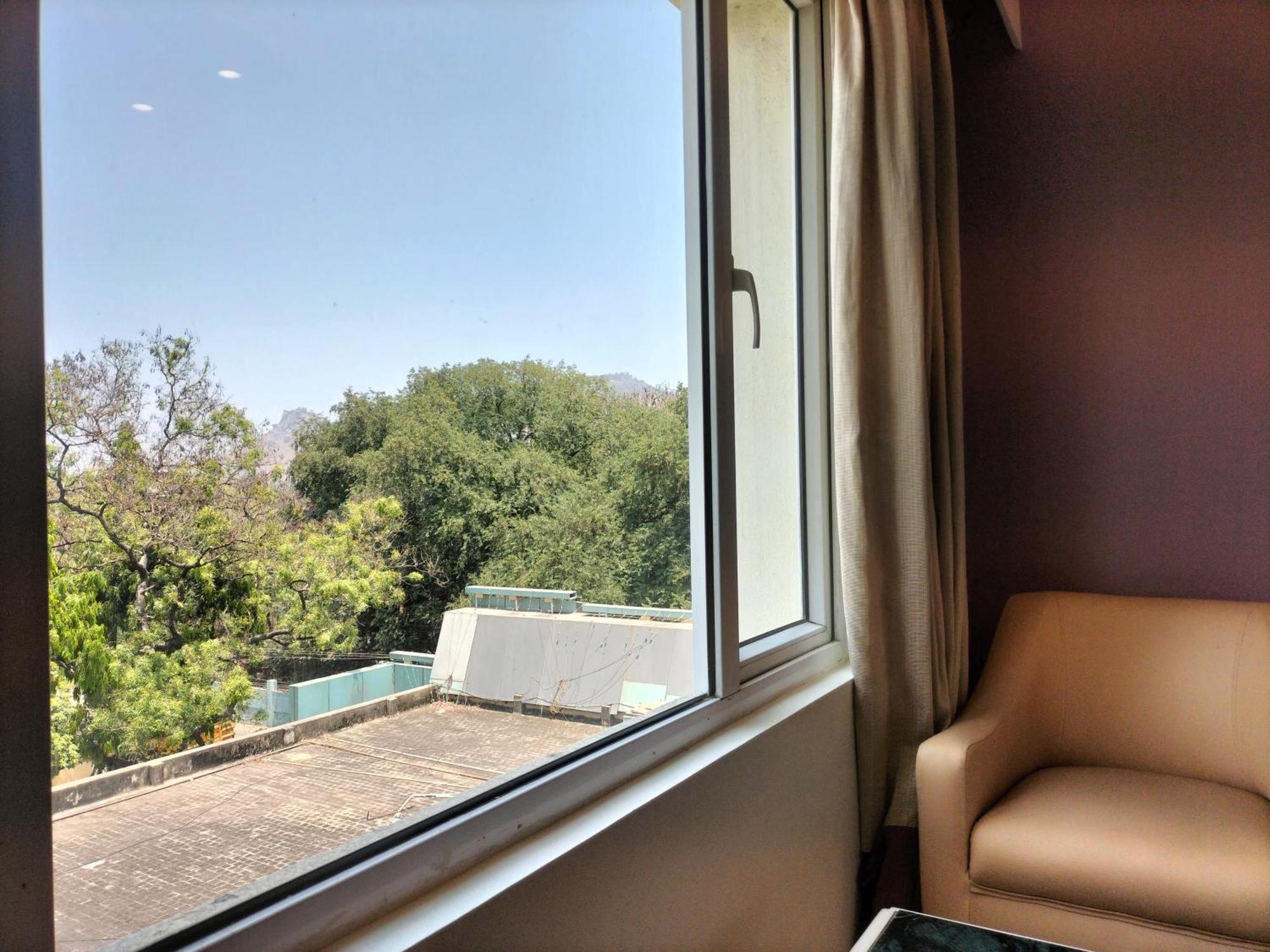 Zip By Spree Hotels Surabi International Веллуру Экстерьер фото
